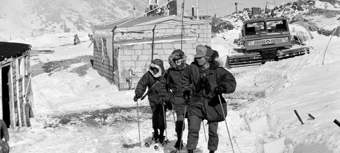 A group of UNDOF peacekeepers patrol in the snow. 